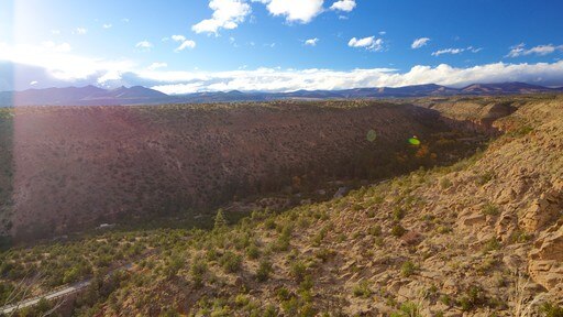 Los Alamos toont een kloof of ravijn en vredige uitzichten