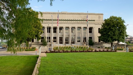 Cedar Rapids - Iowa City inclusief historische architectuur en een tuin
