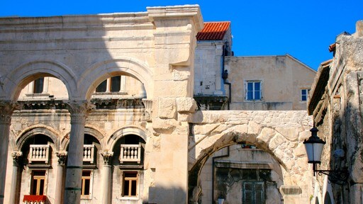 Split bevat historische architectuur en vervallen gebouwen