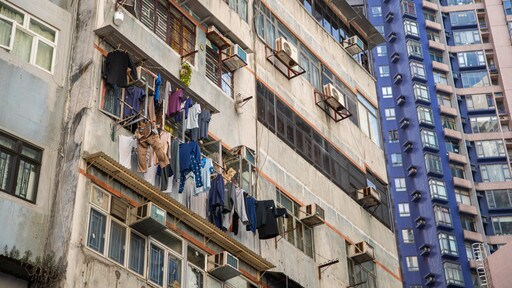 Sheung Wan showing a city