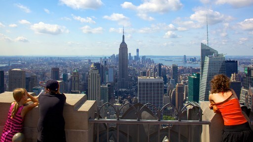 New York som inkluderar skyline, en skyskrapa och utsikter