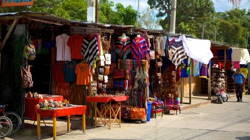 Panajachel yang mencakup pemandangan jalanan, pasar dan fashion