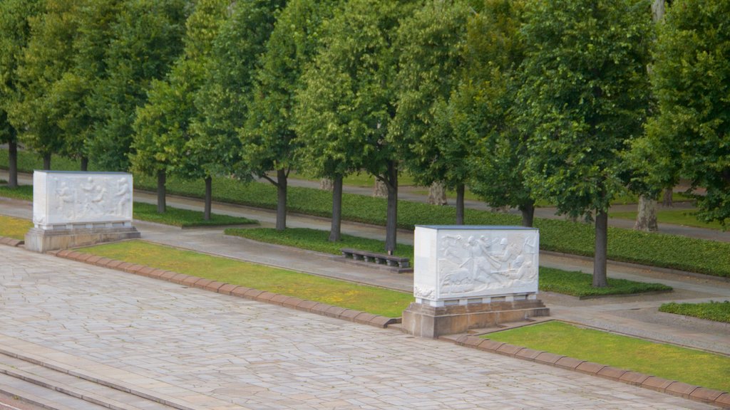 Berlin showing a memorial and a garden