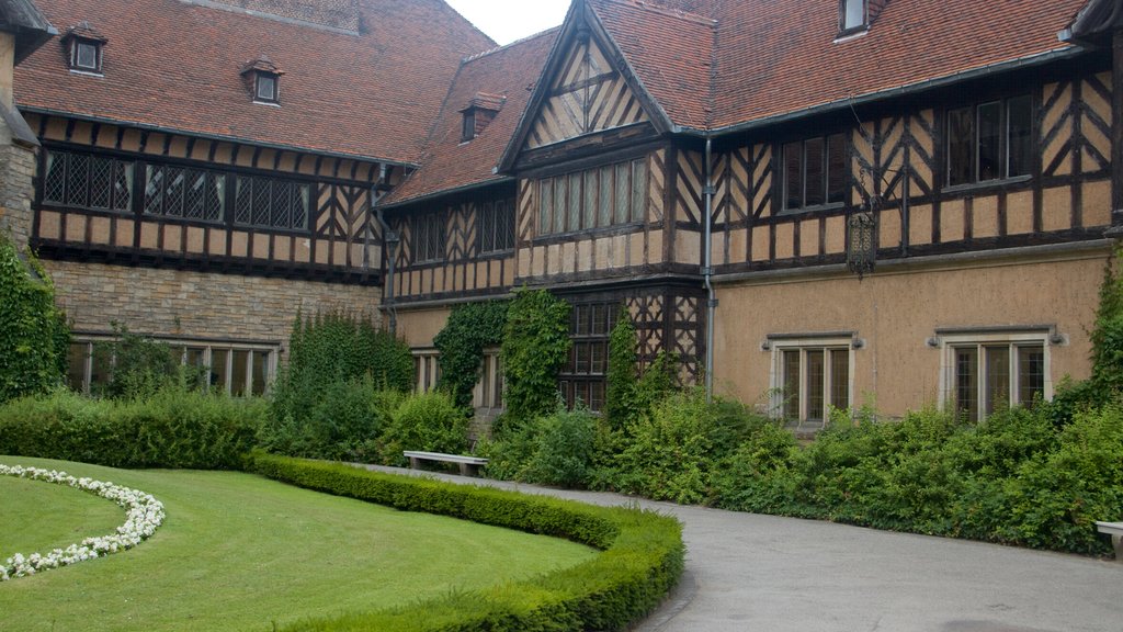 Potsdam qui includes architecture patrimoniale, château ou palais et éléments du patrimoine