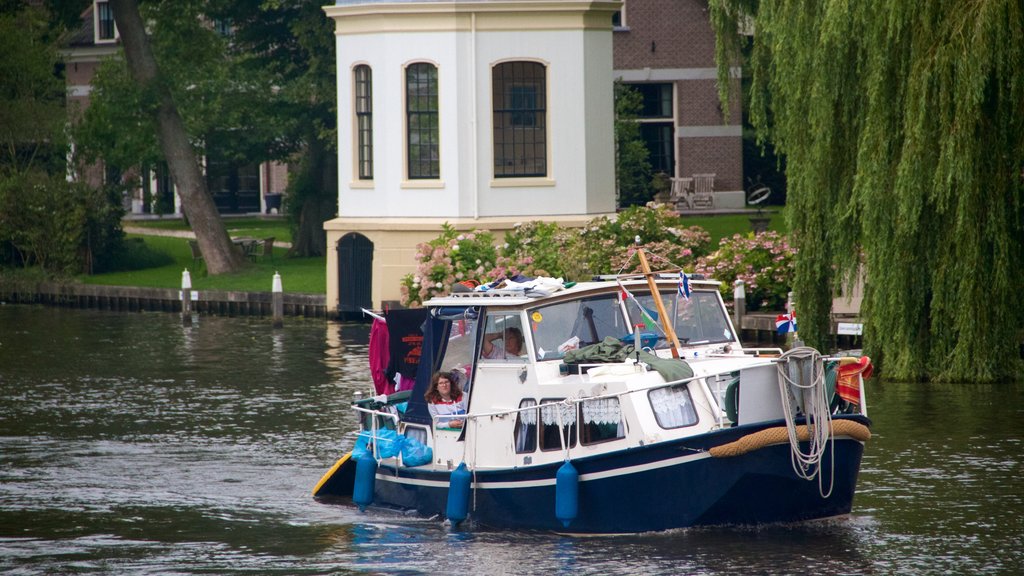 Breukelen which includes a lake or waterhole and boating