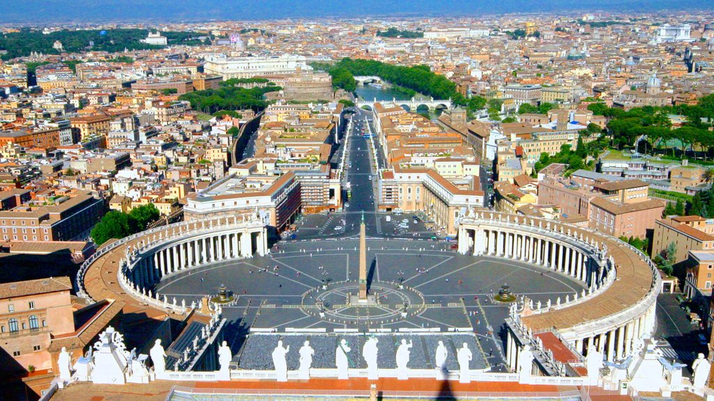 Roma ofreciendo vista a la ciudad y una ciudad