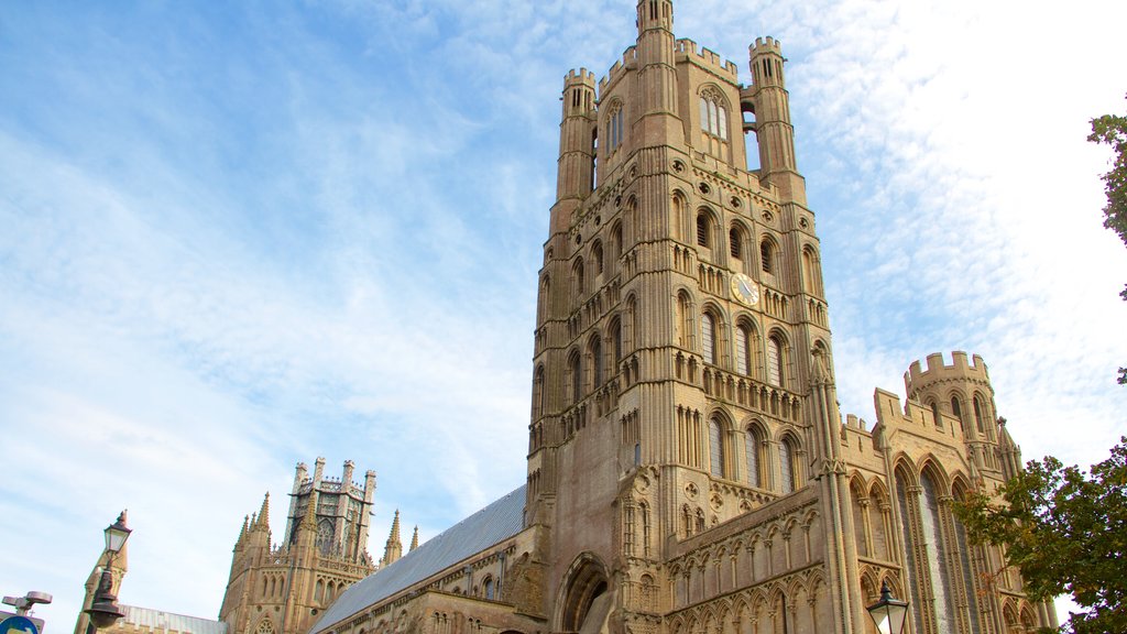 Ely Cathedral som viser kulturarvsgenstande og historiske bygningsværker