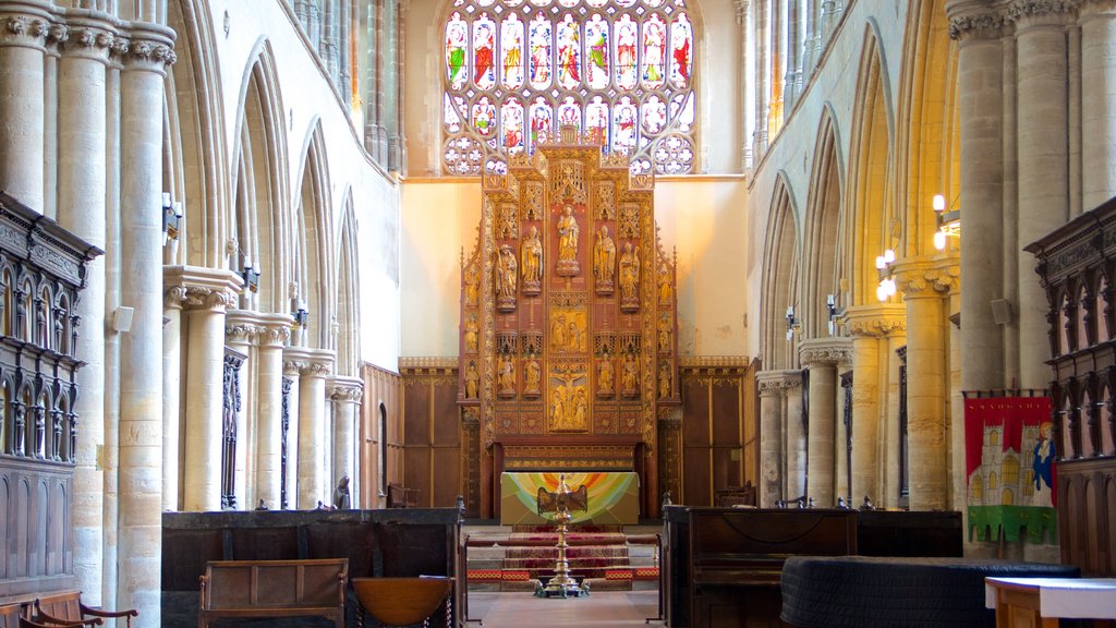 King\'s Lynn que incluye una iglesia o catedral, vista interna y arquitectura patrimonial