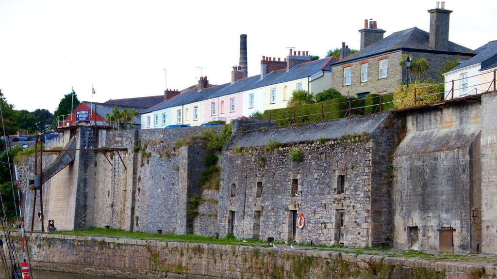 Charlestown showing heritage architecture