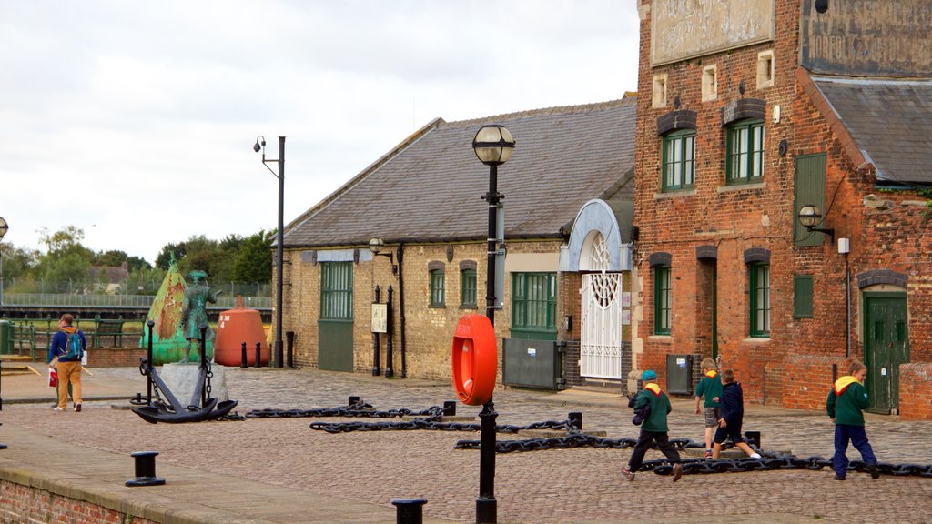 King\'s Lynn showing a bay or harbour