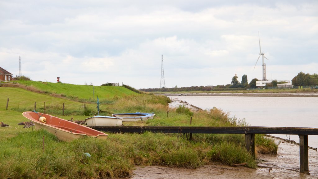 King\'s Lynn mostrando un río o arroyo, paseos en lancha y escenas tranquilas