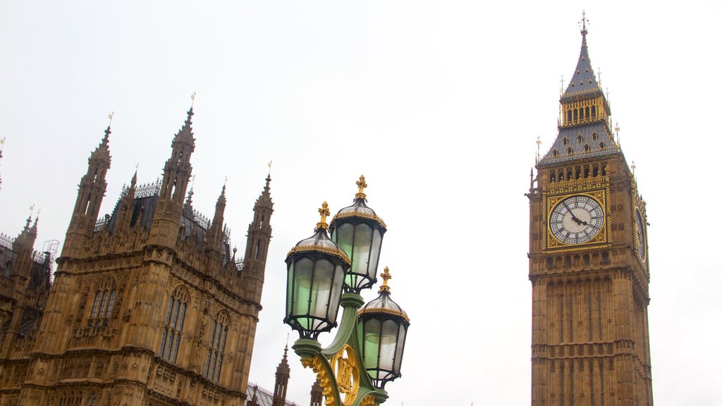 Londres mostrando elementos del patrimonio, patrimonio de arquitectura y un parque o plaza