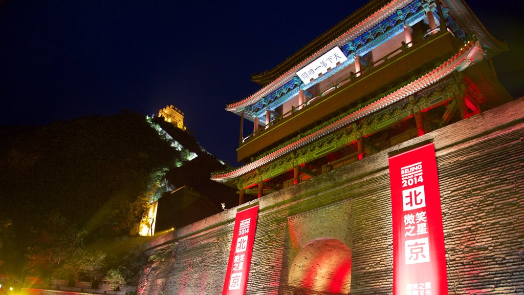 Great Wall of China showing a monument, heritage elements and night scenes