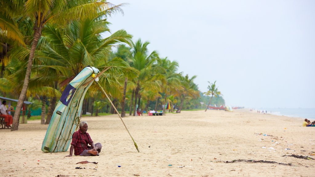 Marari Beach qui includes plage de sable