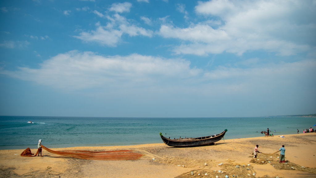 Kovalam Beach showing a sandy beach