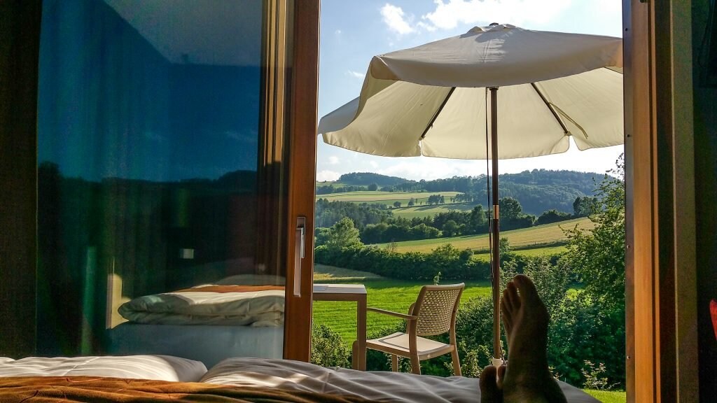 Ein Bett in der Wiese - in Österreich