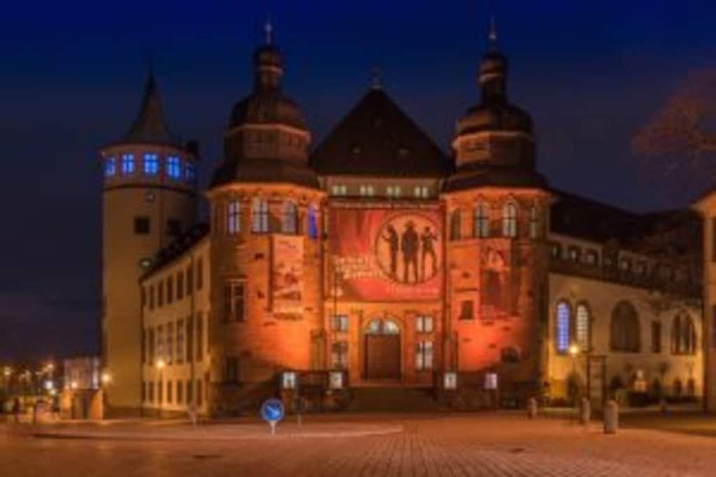 <figcaption>Historisches Museum der Pfalz</figcaption> in Speyer