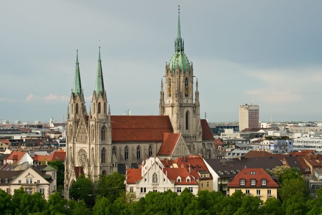 <figcaption>St. Paul in München</figcaption>, Fußball-EM