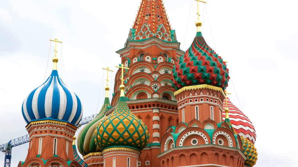 St. Basil\'s Cathedral showing heritage architecture