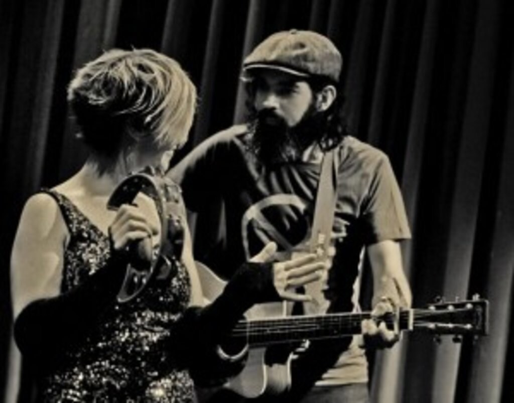 Dan & Rachel lieben es, live zu spielen - egal wo