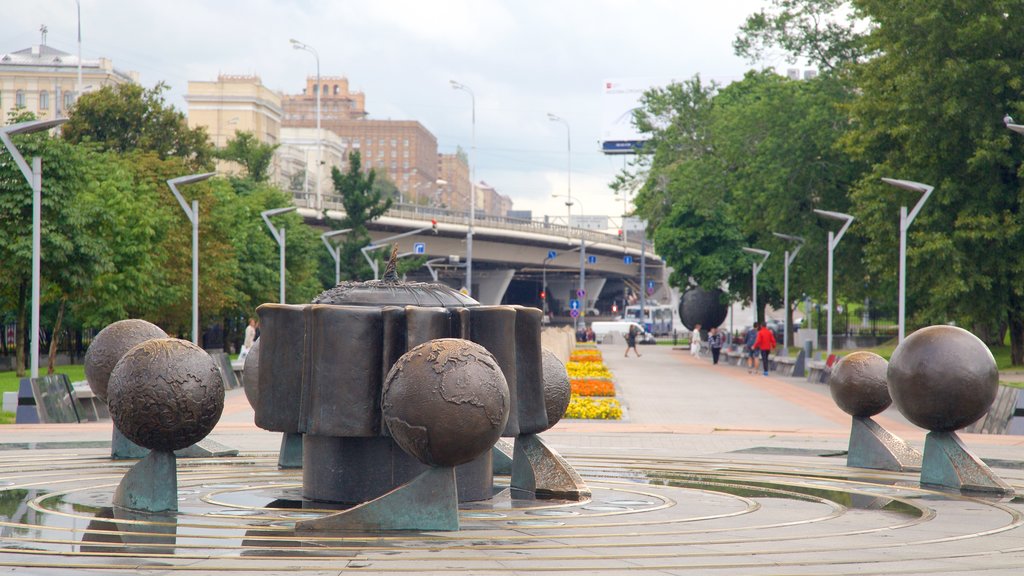 Monumento aos Conquistadores do Espaço mostrando um monumento