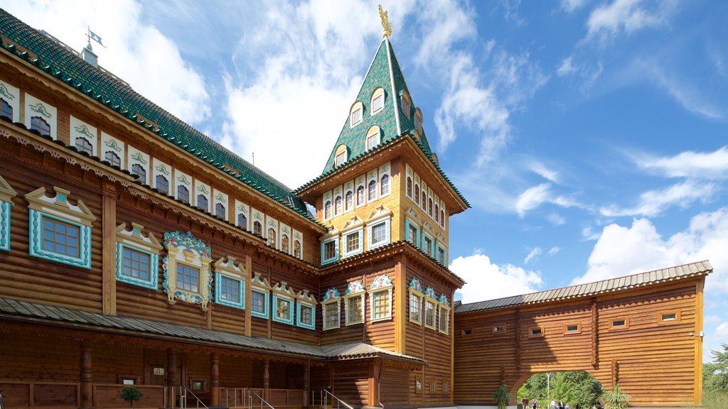 Kolomenskoye Historical and Architectural Museum and Reserve showing heritage architecture