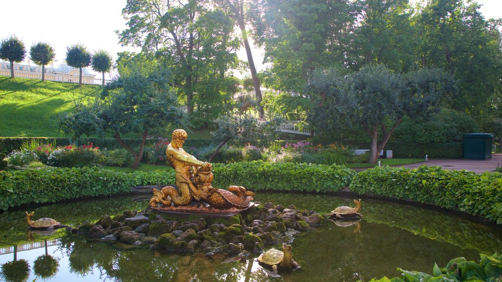 Peterhof Palace and Garden showing a garden and a pond