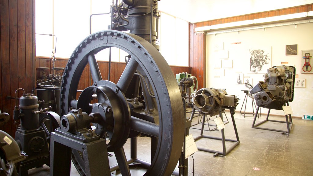 Museo della Tecnica che include vista interna