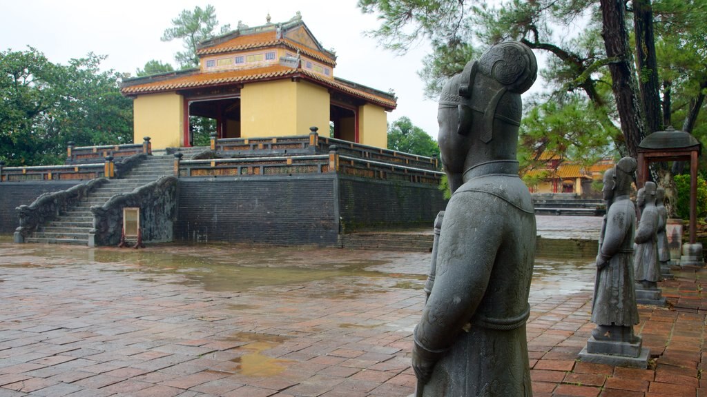 Graf van Minh Mang toont een standbeeld of beeldhouwwerk