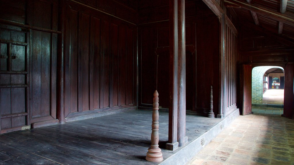 Makam Tu Duc menampilkan pemandangan interior