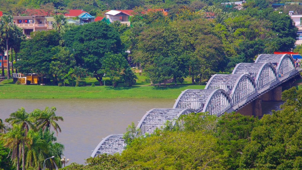 Puente de Truongtien que incluye un puente