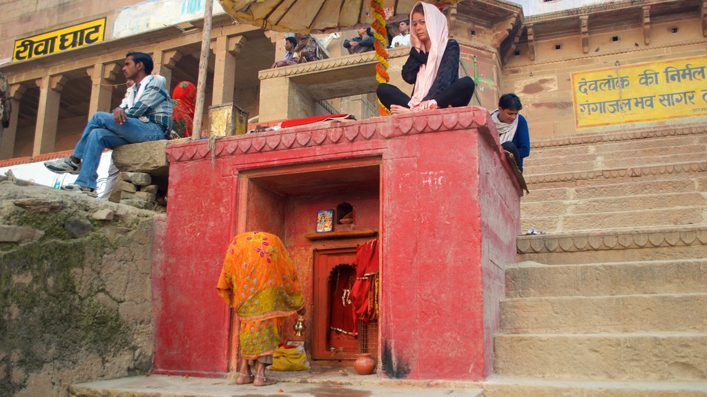 Tulsi Ghat showing religious elements