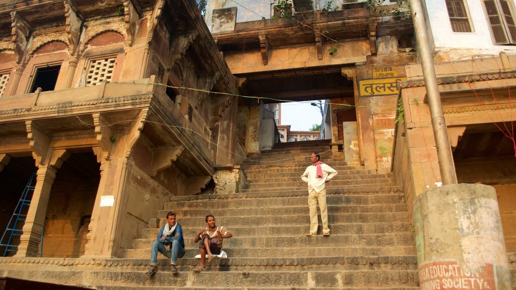 Tulsi Ghat en ook een gezin