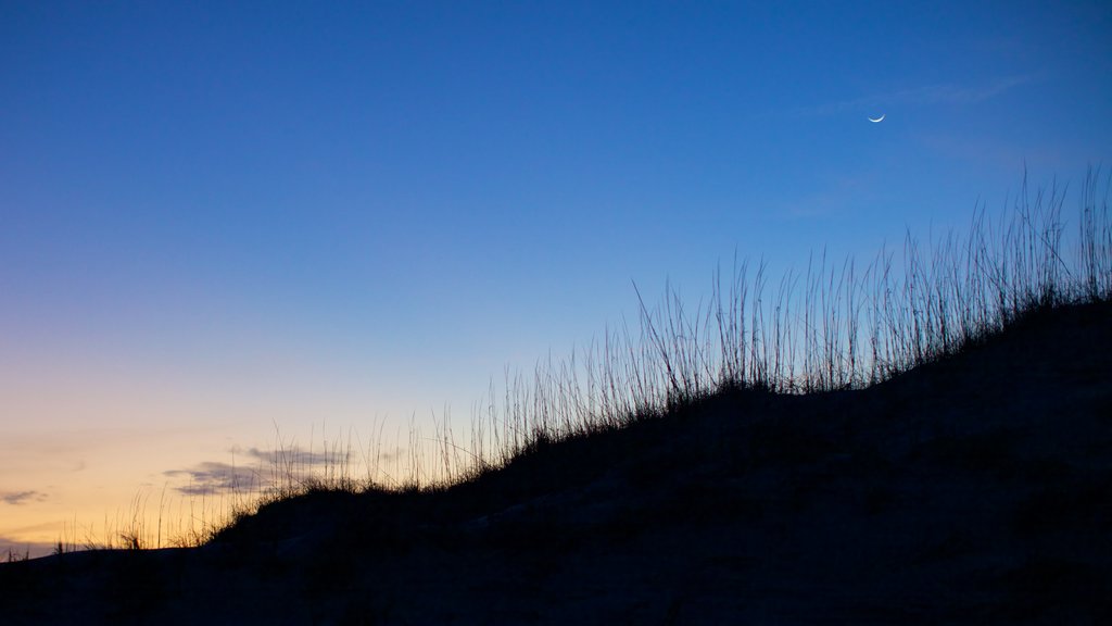 Cape Hatteras National Seashore que inclui um pôr do sol