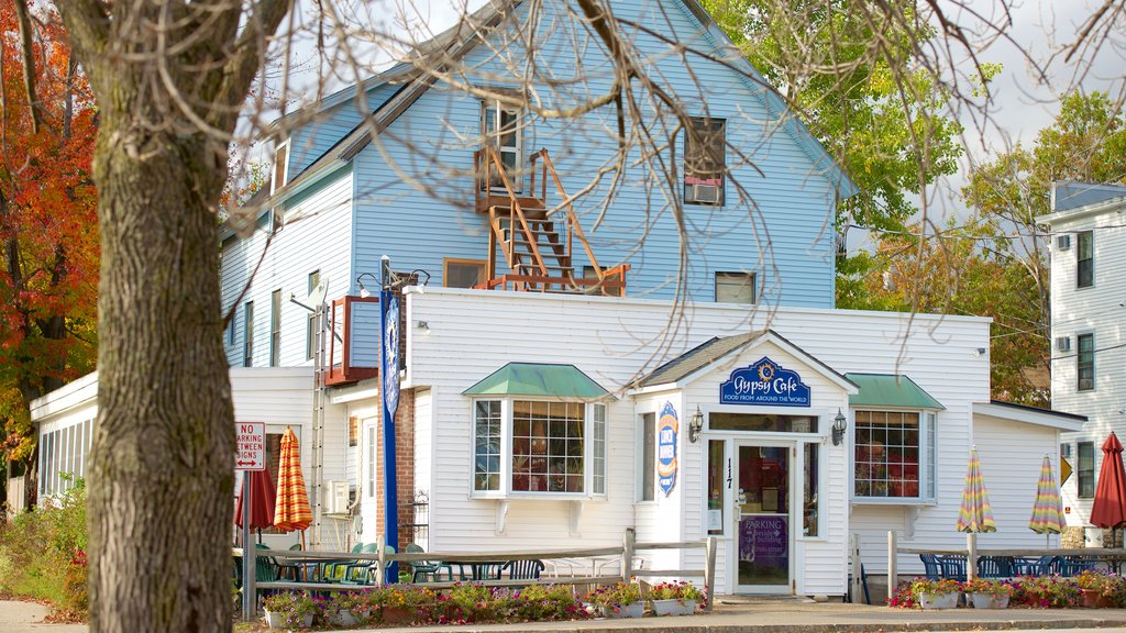 Lincoln showing cafe scenes