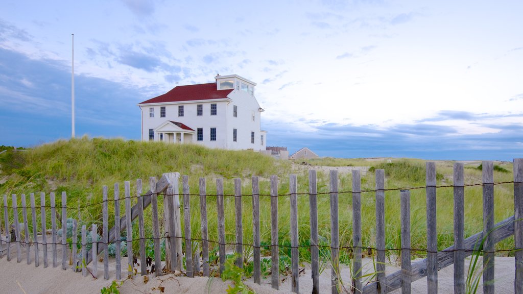 Provincetown bevat een huis en algemene kustgezichten