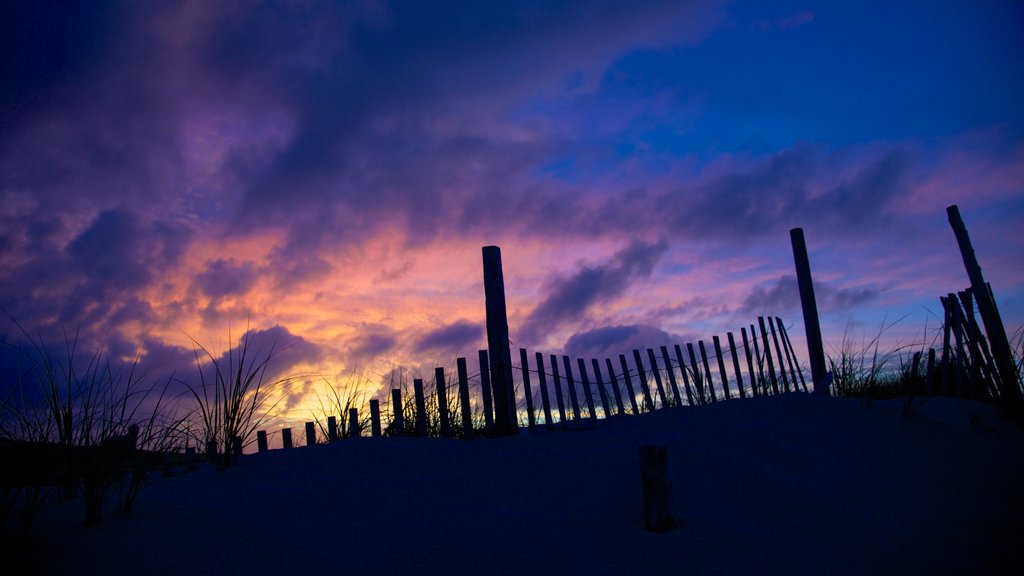 Provincetown mettant en vedette un coucher de soleil