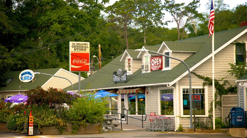 South Wellfleet caracterizando compras