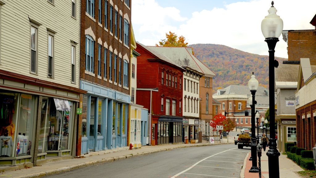 North Adams mettant en vedette scènes de rue