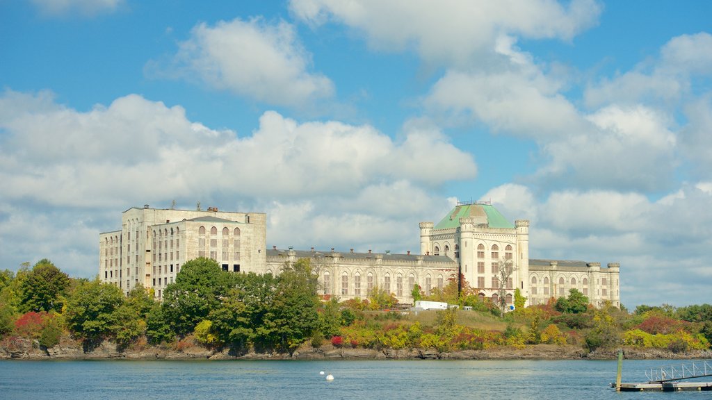 New Castle showing a river or creek and château or palace