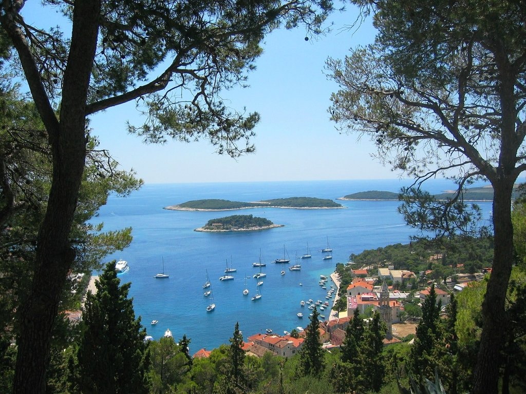 hvar-419816_1920.jpg