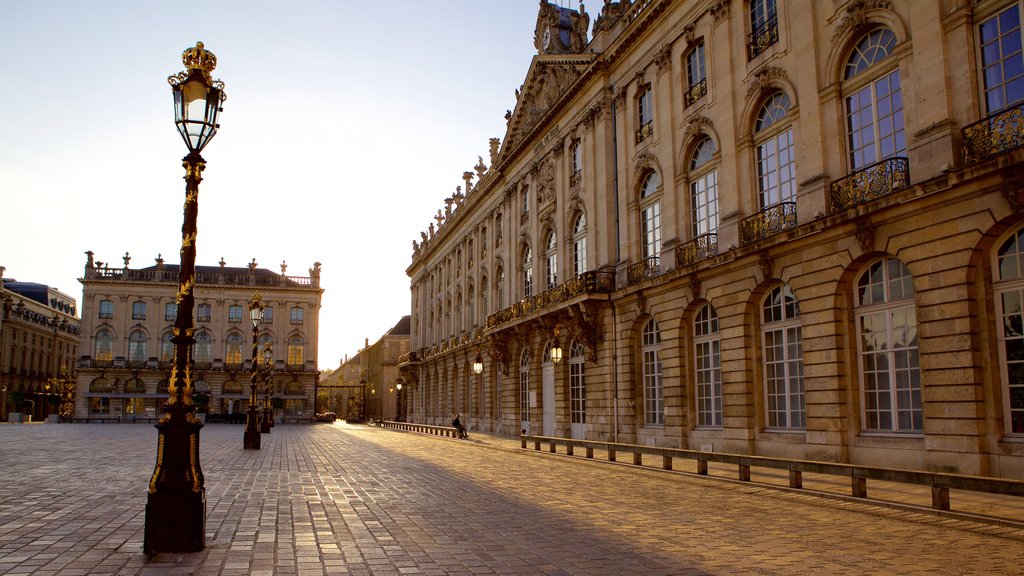 Nancy Hotel de Ville showing a sunset, a square or plaza and heritage elements