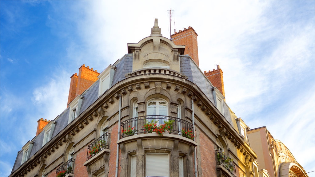 Reims featuring a house