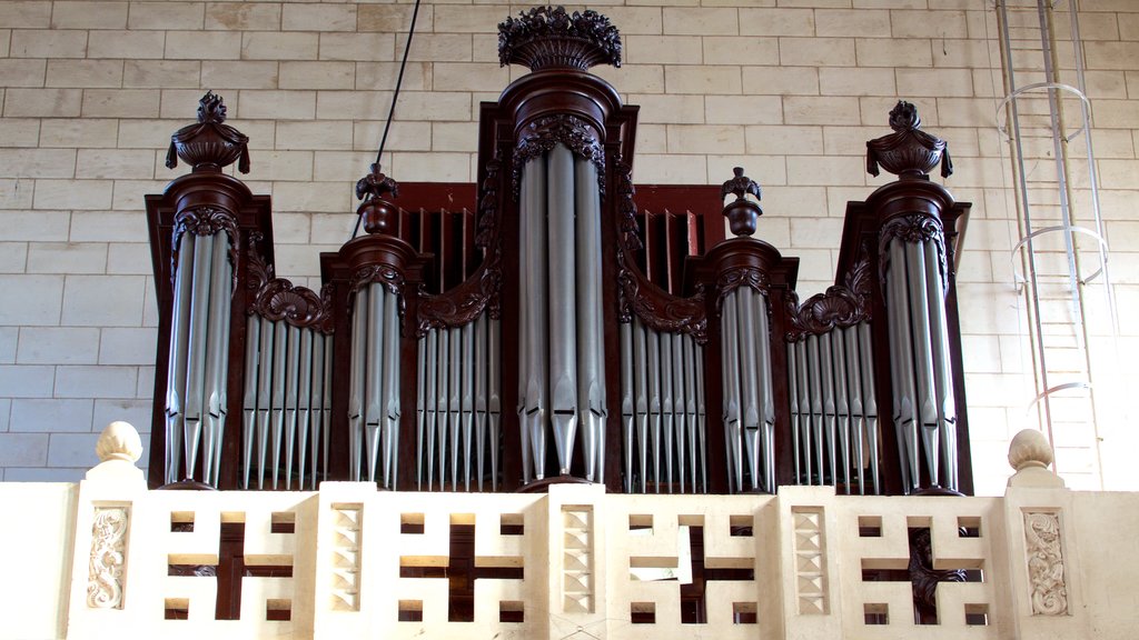 Saint Martin Basilica showing music