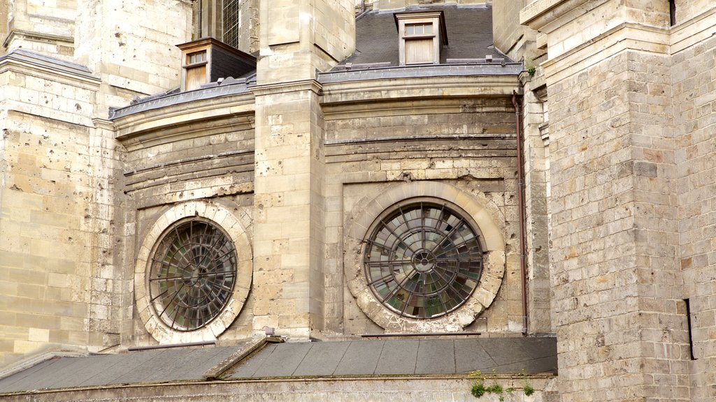 Cathédrale Notre-Dame qui includes éléments du patrimoine