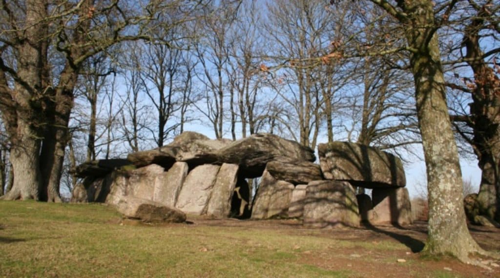 Bretagne Dolmen Roche aux Fées.jpg