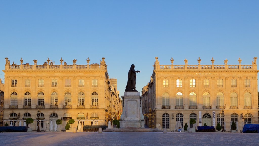 Place Stanislas featuring a statue or sculpture and a square or plaza