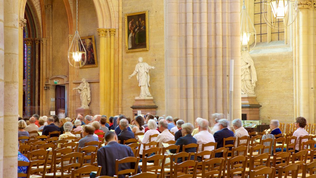 Dijon Cathedral which includes interior views, a church or cathedral and heritage elements