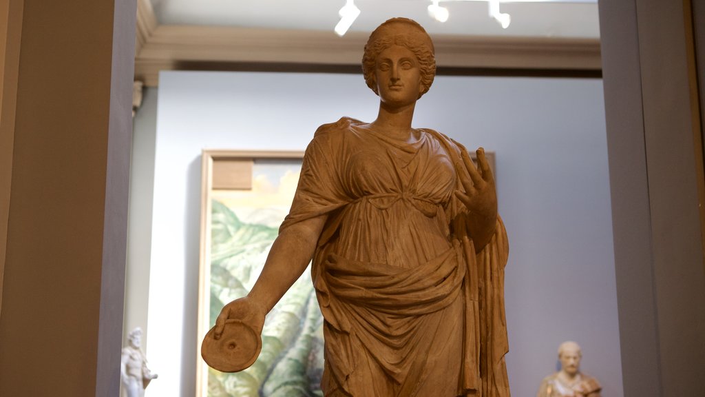 Musee des Beaux-Arts mostrando uma estátua ou escultura e elementos de patrimônio