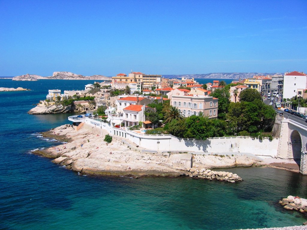 Marseille-corniche Jddmano CC BY-SA 3.0.jpg